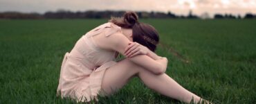 ragazza dal cuore rotto