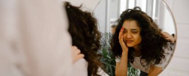 ragazza insicura