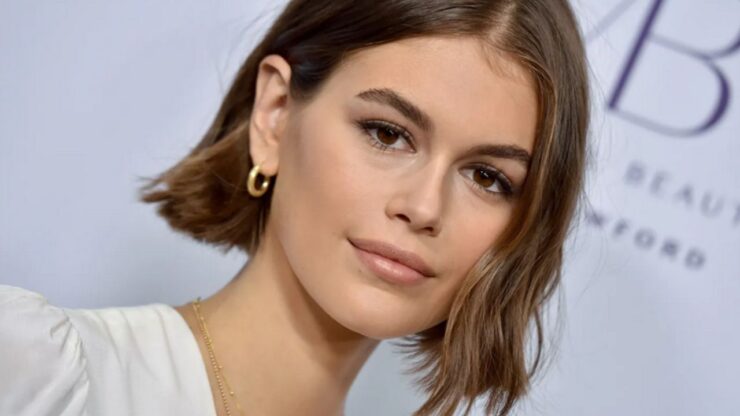 donna con capelli castani