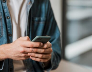 3 azioni sospette di un uomo infedele su WhatsApp