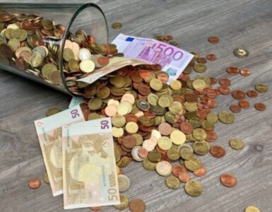alcuni segni zodiacali potrebbero perdere soldi nel 2024