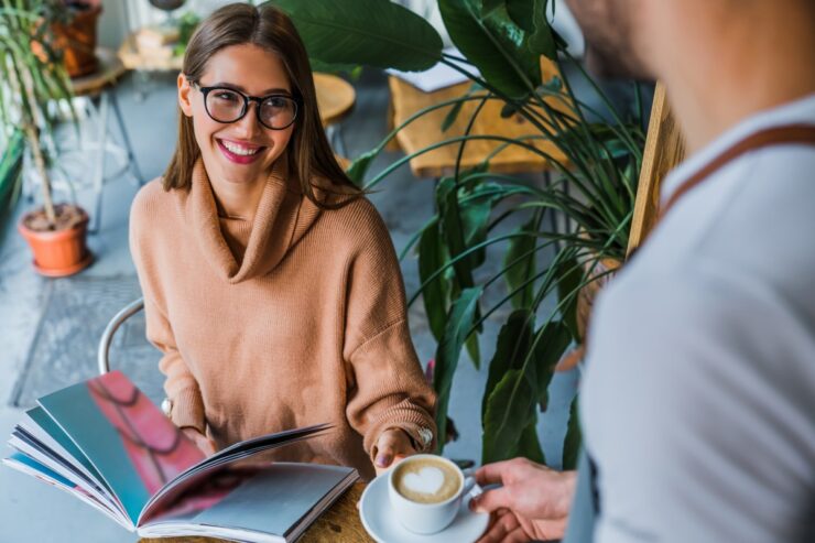 Come catturare l'interesse di qualcuno in base al segno zodiacale